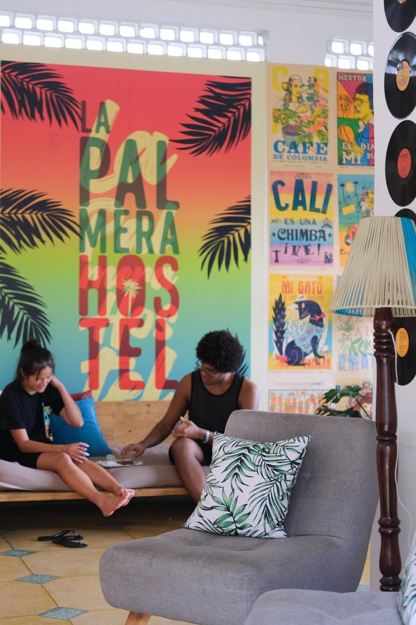 La Palmera Hostel Cali Exterior photo