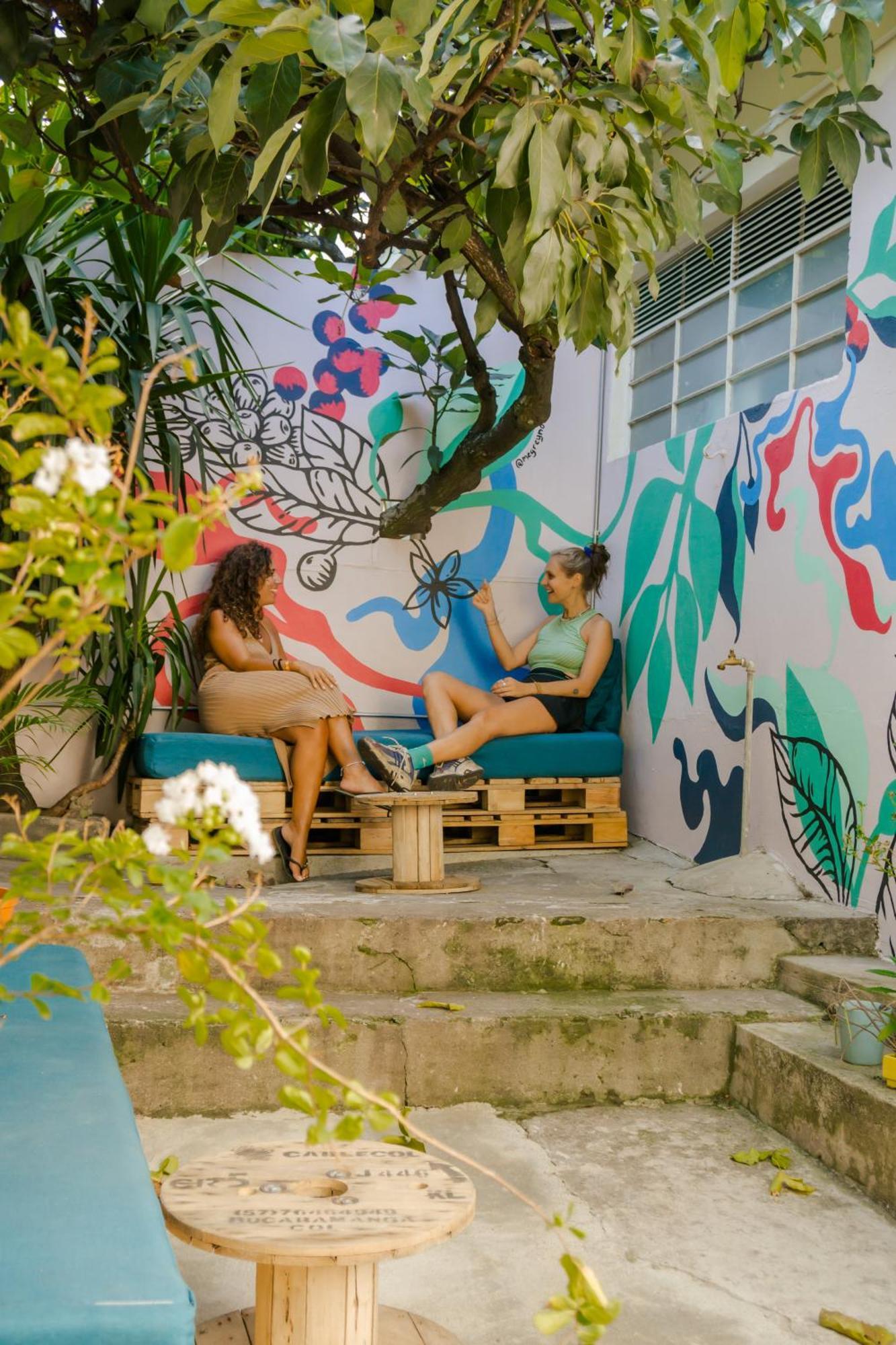 La Palmera Hostel Cali Exterior photo